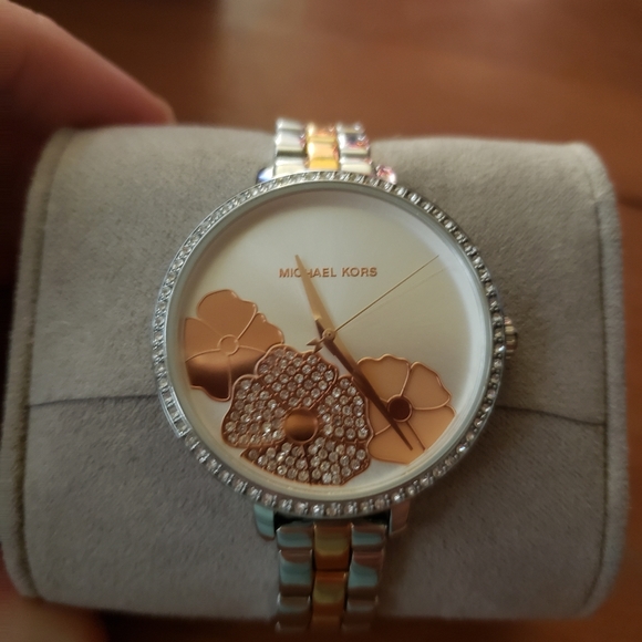 Michael kors women\'s watch